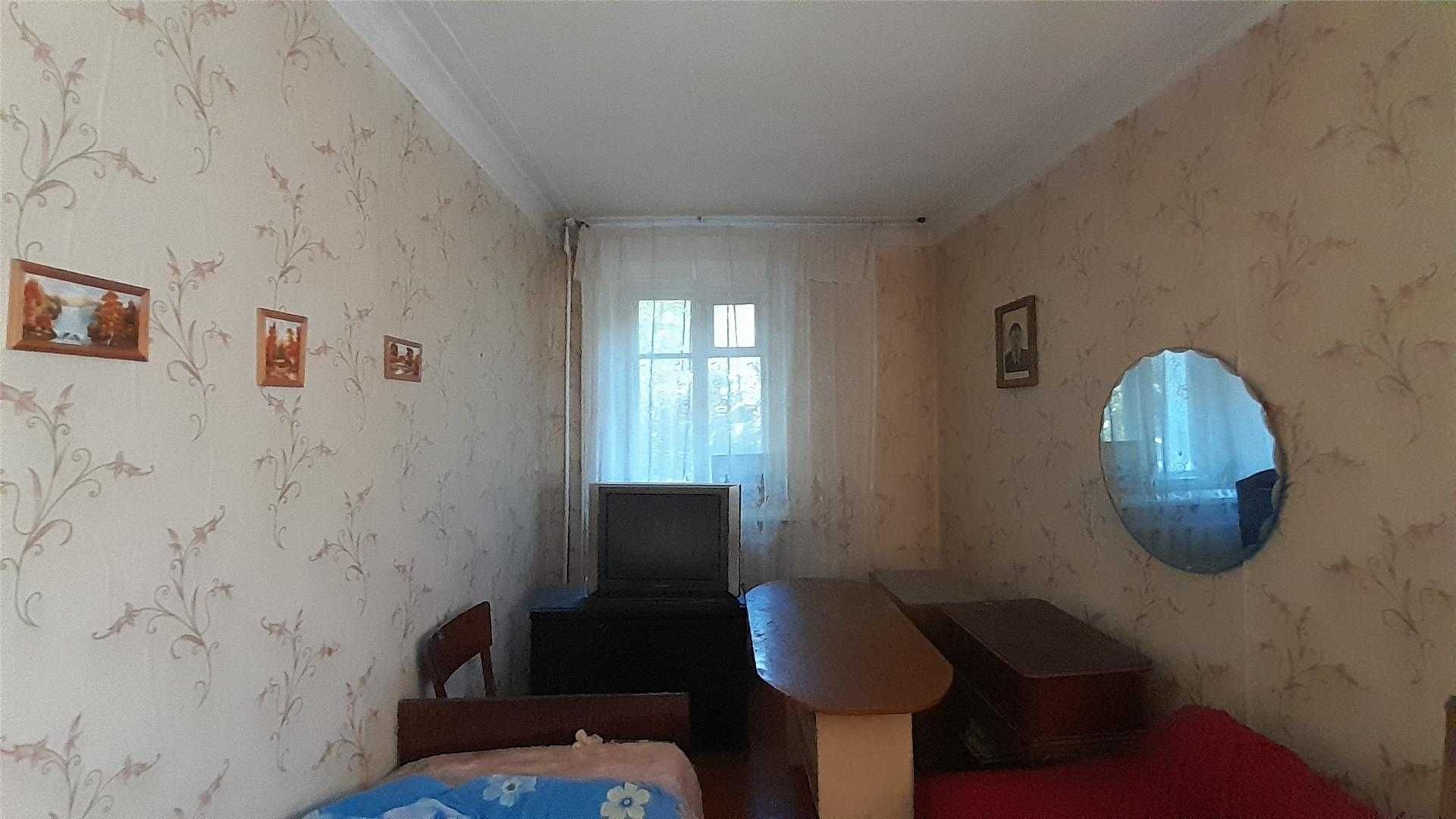 Продам 3 комн кв болгарского типа в старом городе.
на 1 эт 2 эт дома .