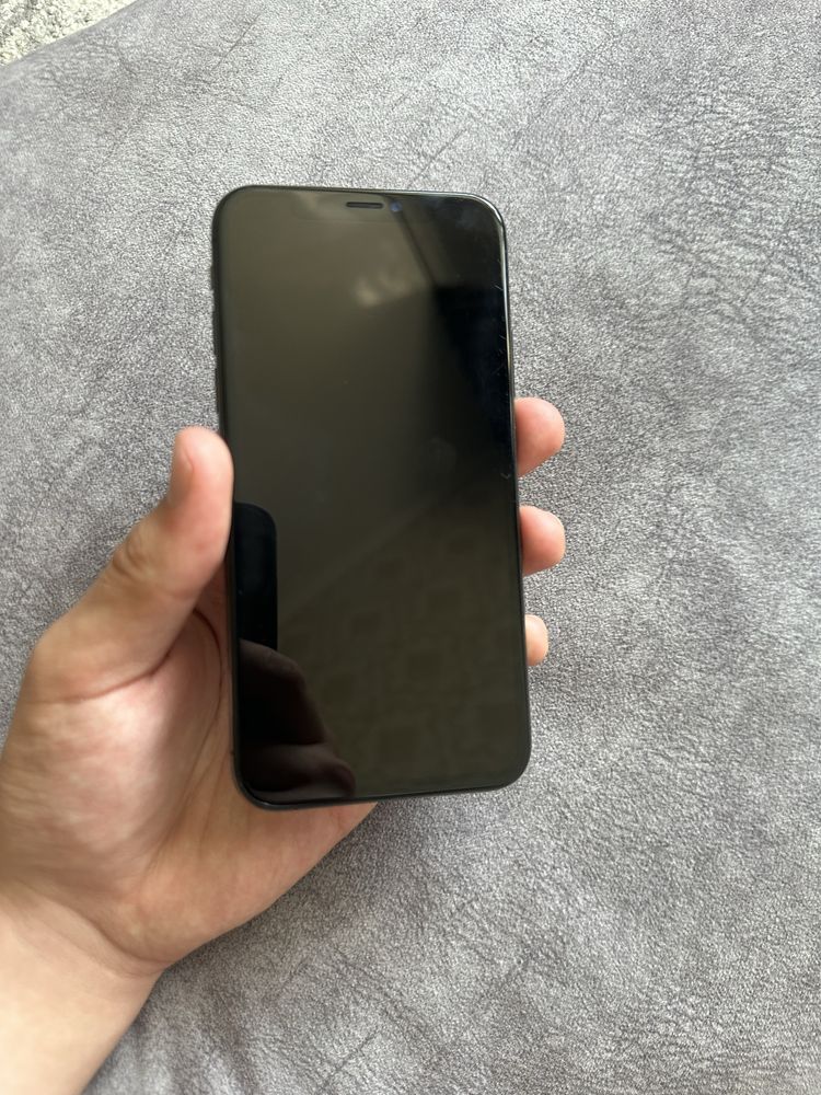 iPhone XS 64гб в отличном состоянии