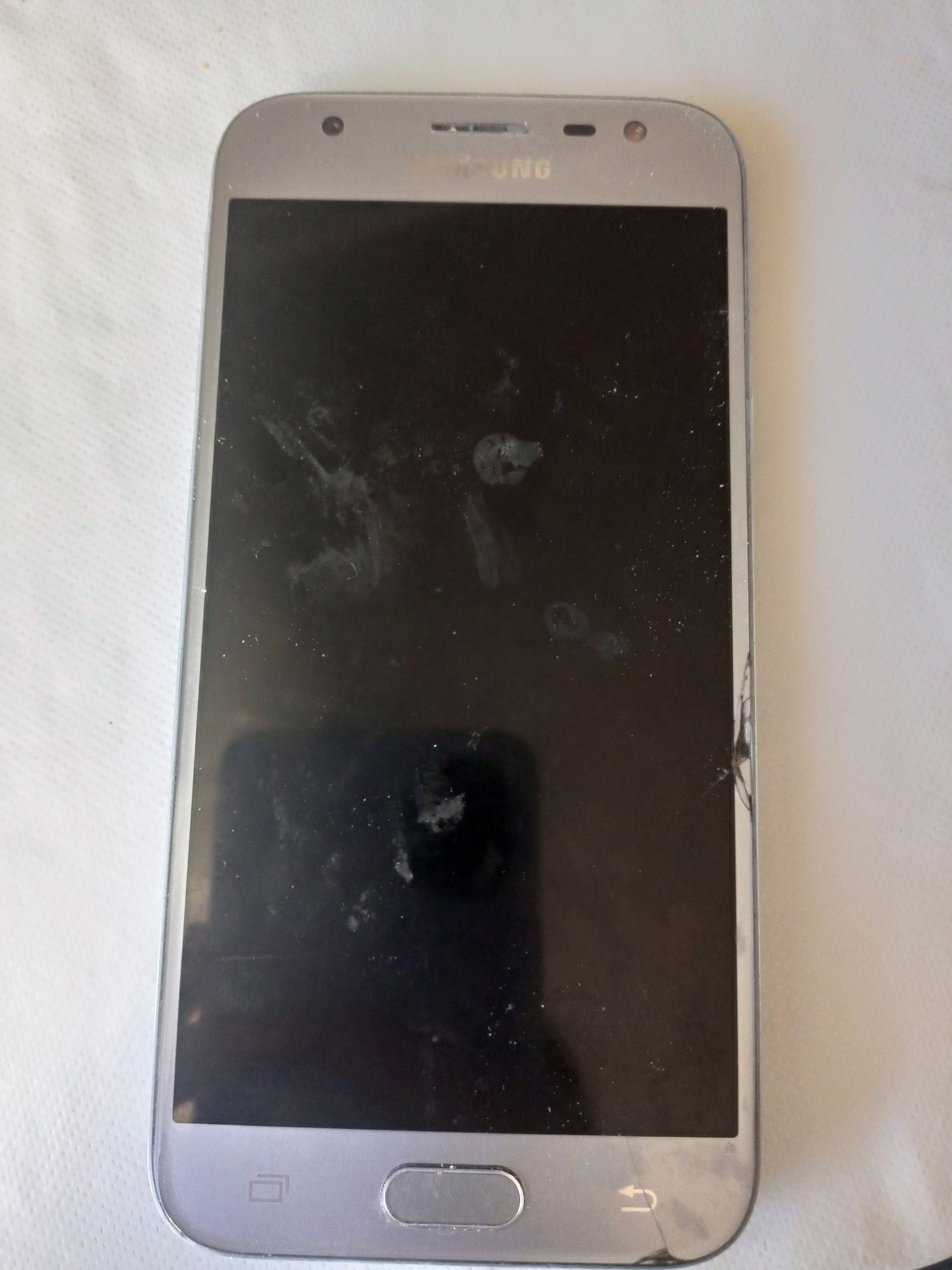 Продам Самсунг Galaxy J7