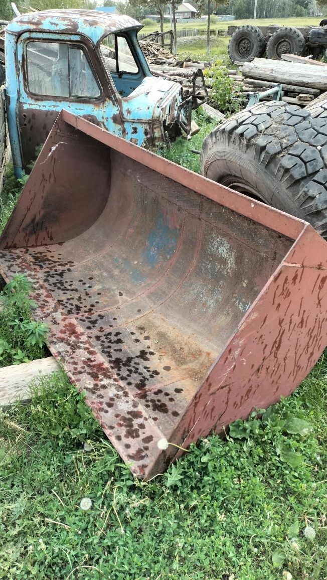 Трактор МТЗ 82. .