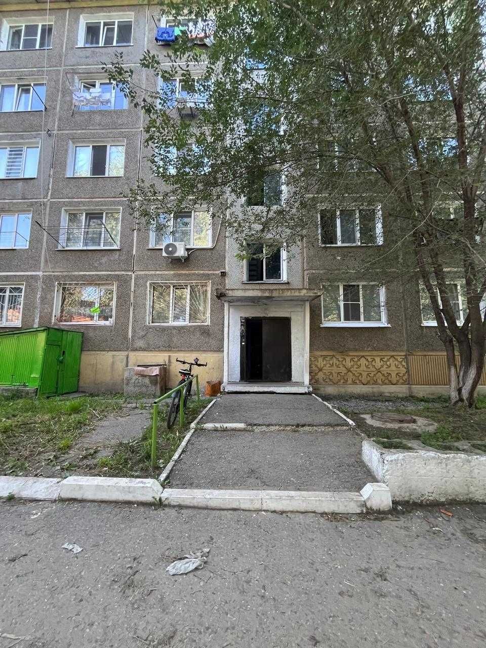 Продам 3х комн кв, Сатпаева 7, 1 этаж