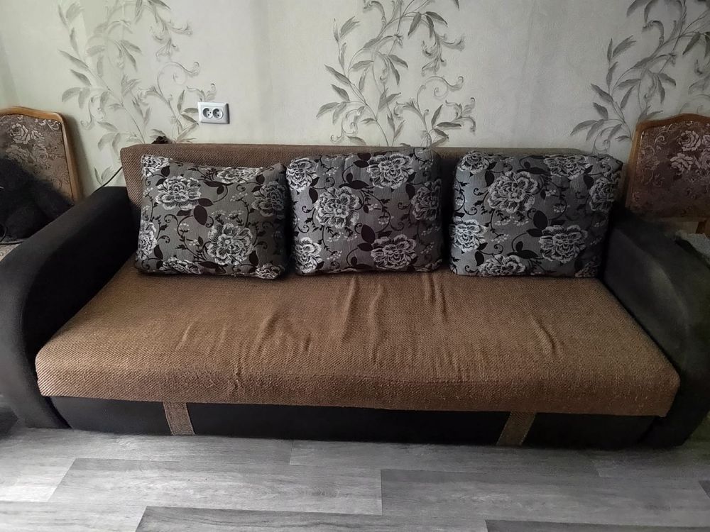Продам диван б/у