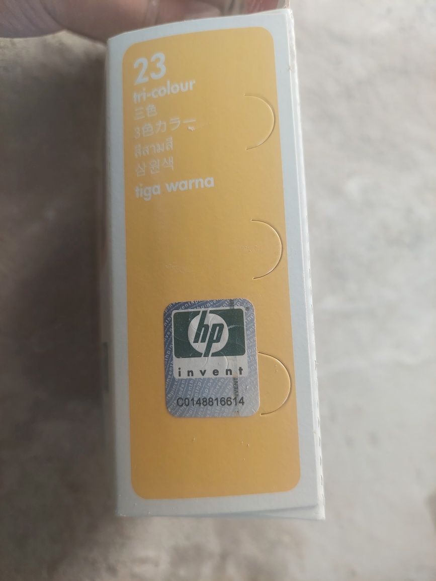 Продаю картридж HP 23  цветной