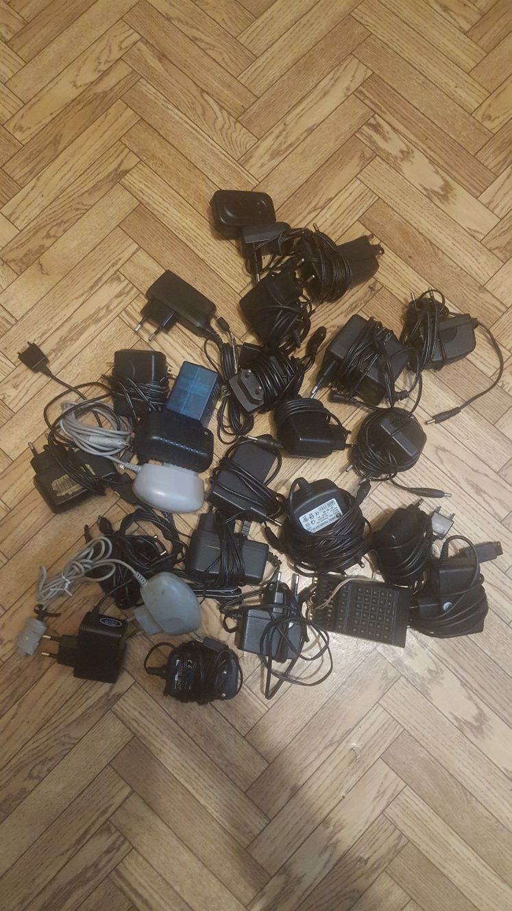 Блоки питания разные.