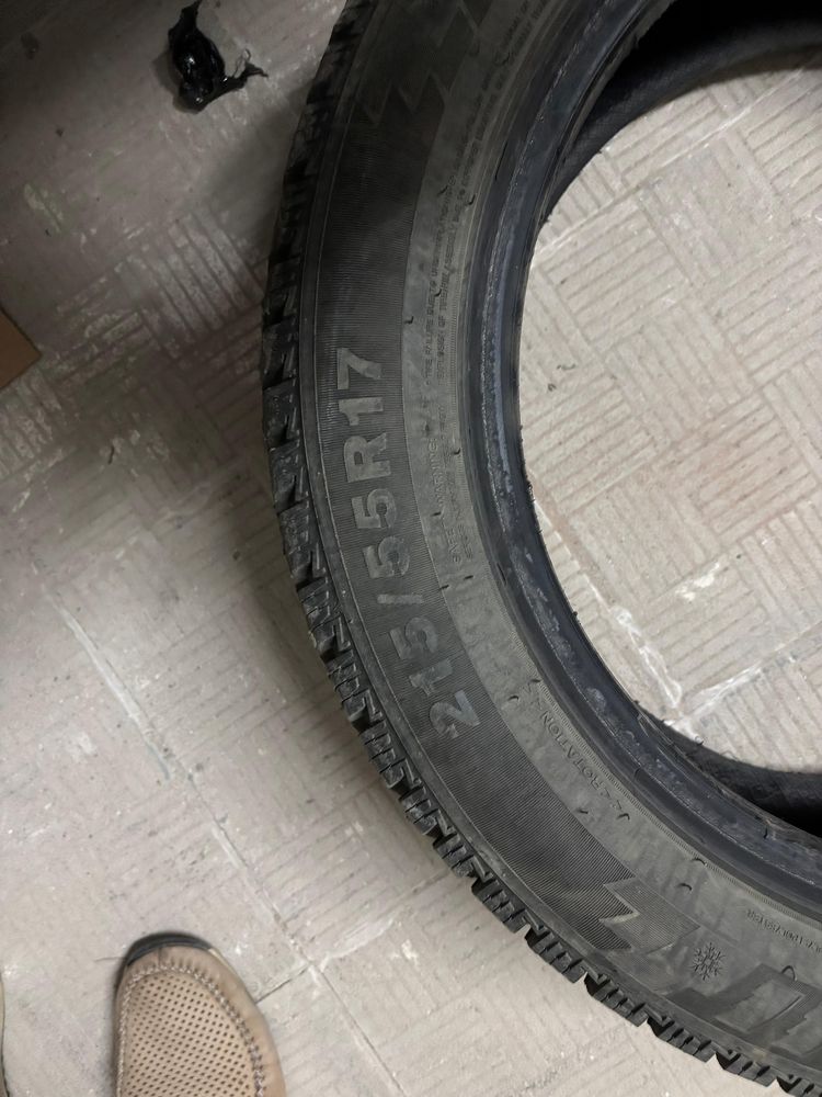 Зимние шины 215/55R17