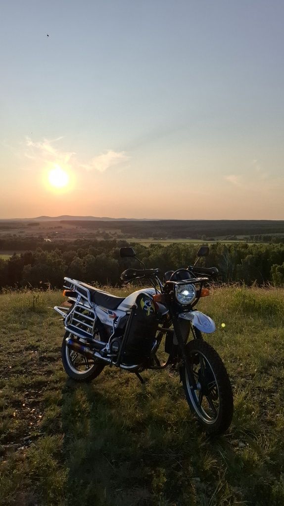 Продам мотоцикл 200 куб