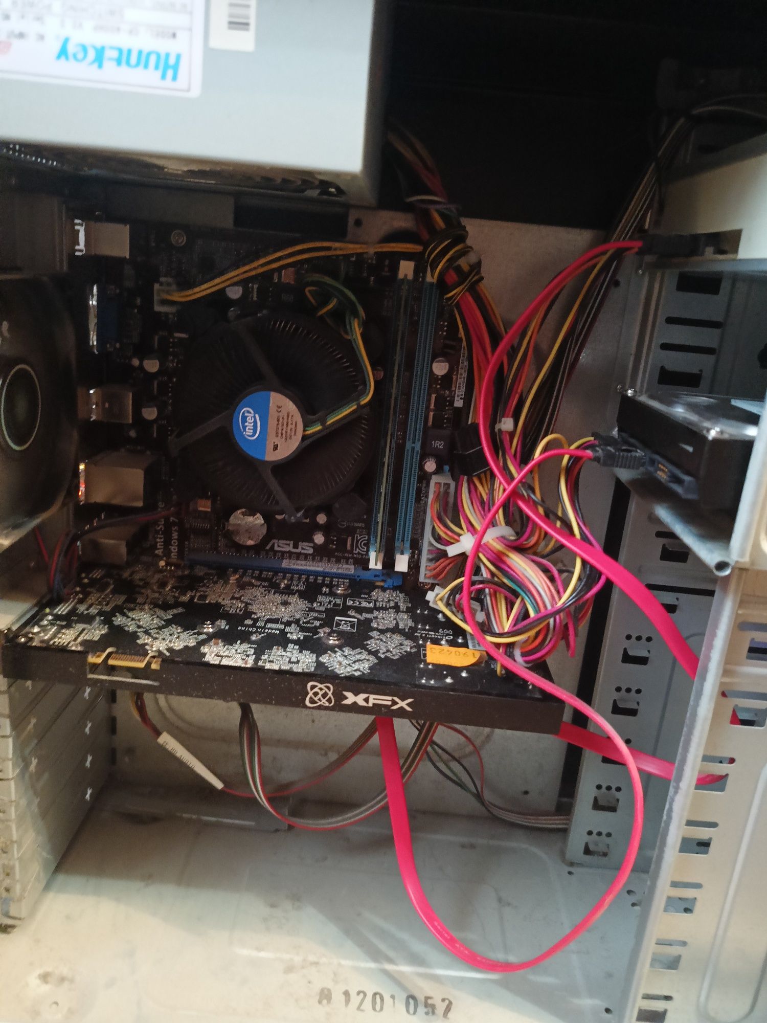 Комп i3 8 Gb оперативки.