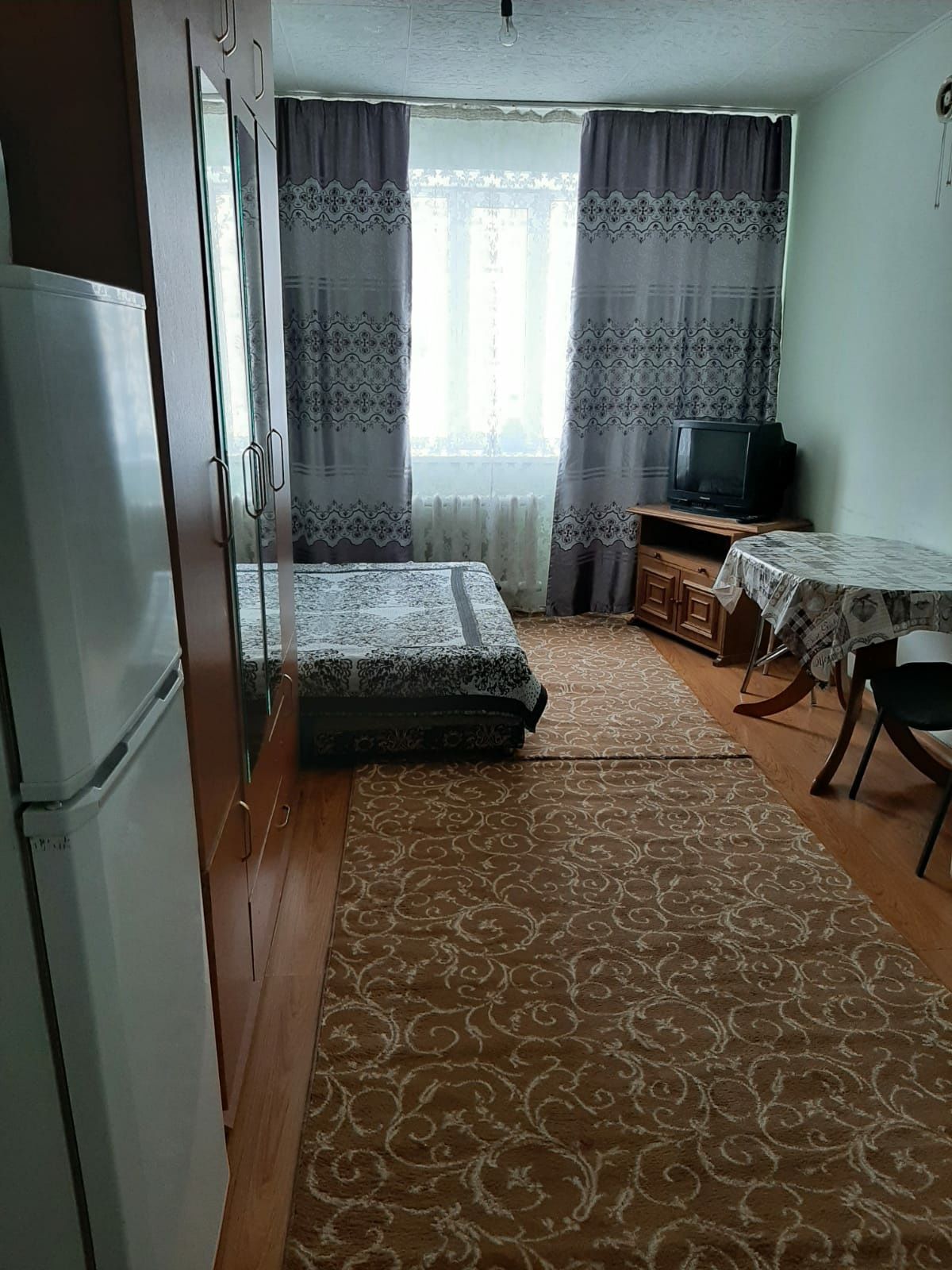 Сдается 1 ком.кв по часам и на ночь р/н7 полик.  Мусрепова7/2