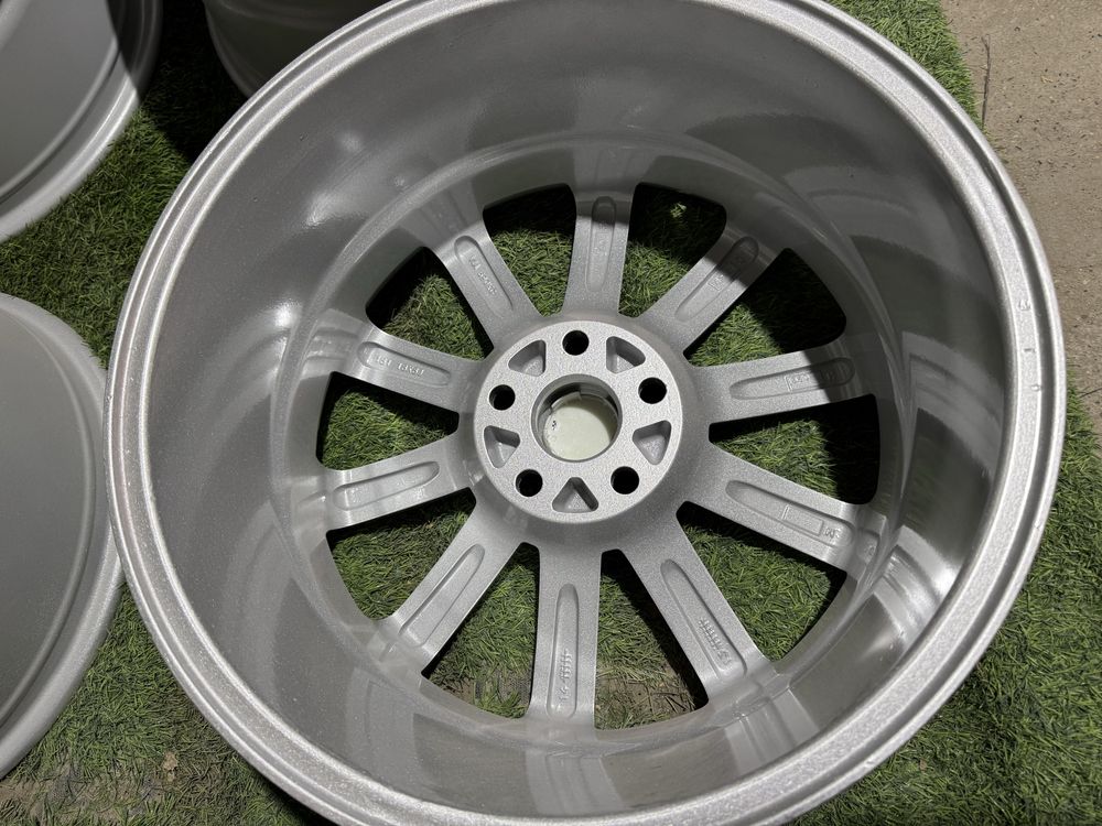 Продам диски R18 5x114.3 Toyota Камрики