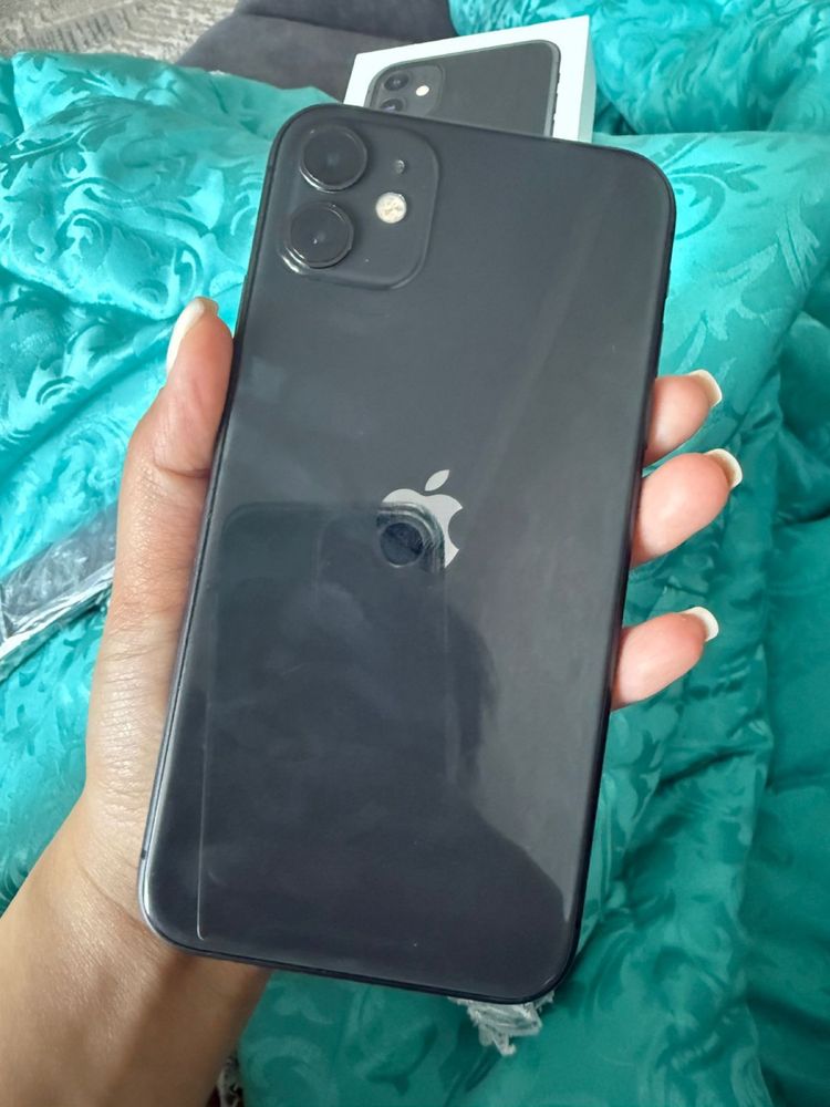 Iphone 11 в хорошем состояние самовывоз в подарок 1 чехол