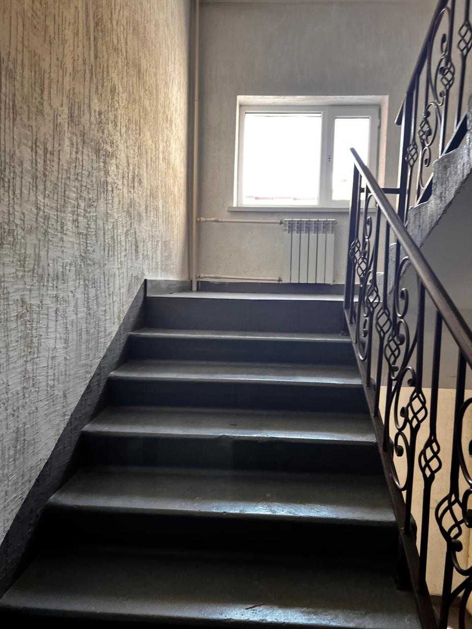 2 комн. в ЖК Астана, по Ермекова, 57 кв.м 3/9 этаж, с рем и мебелью