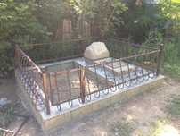 Памятники, оградки, мазарные плиты