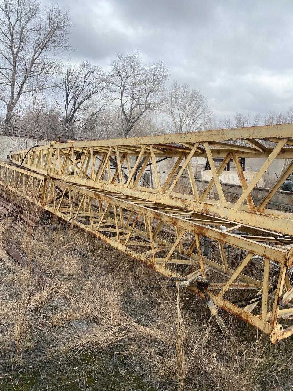 Кран гусеничный ДЭК 25, (грузоподьемностьь 25 т)