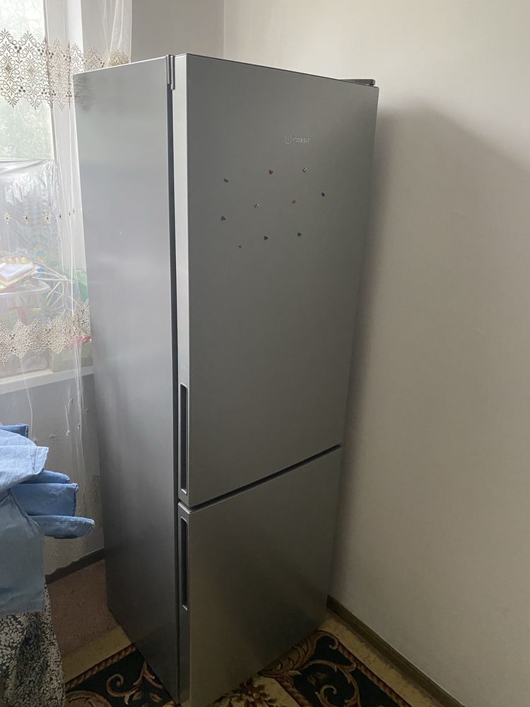холодильник indesit ITR4180S