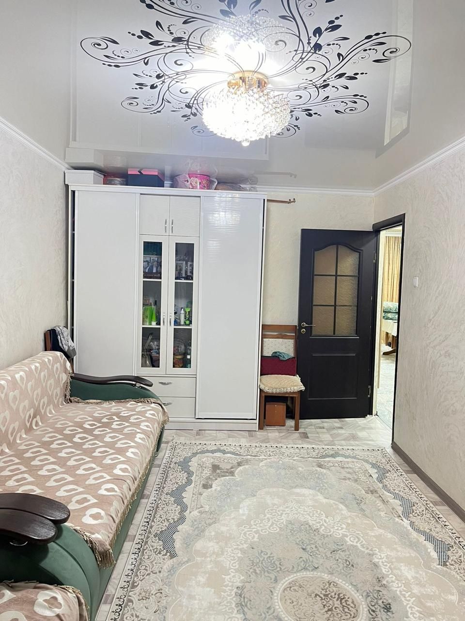 Срочно продам  3х комнатную квартиру в микрорайоне Самал.  Середина