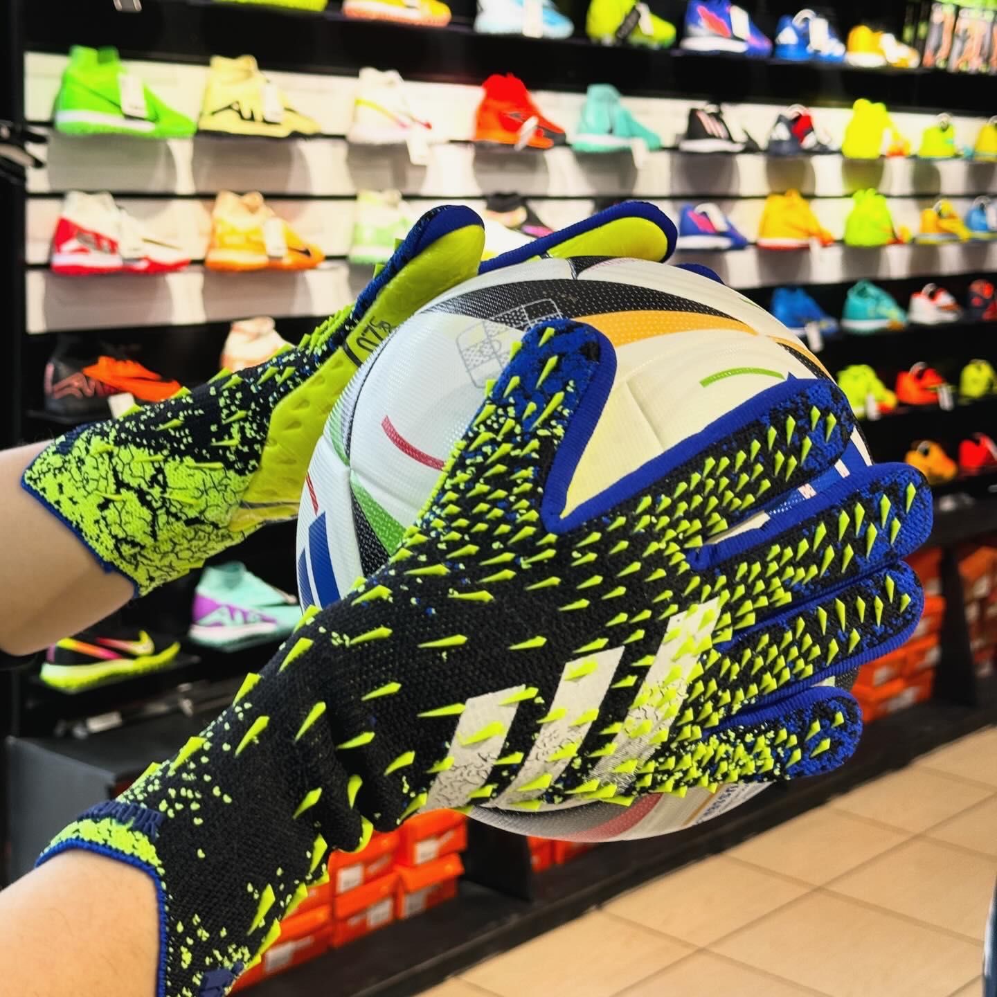 Adidas Predator PRO 23 перчатки для вратаря 7, 8, 9 размер