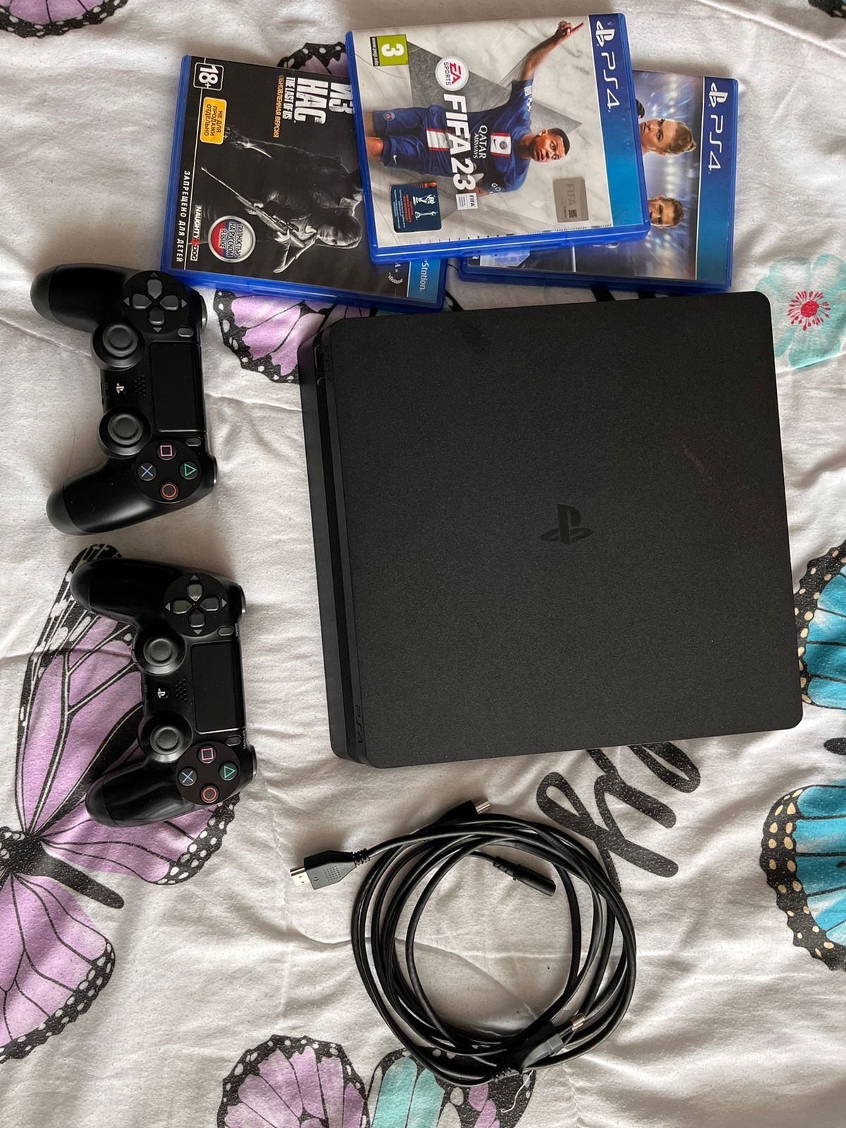 Продам PS 4 .. 1tb