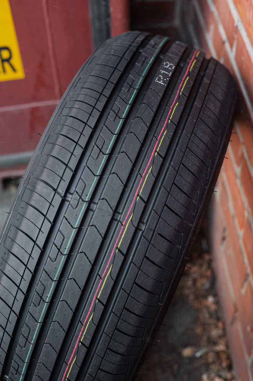 ZMAX 235/45ZR19 ZEALiON 99W XL