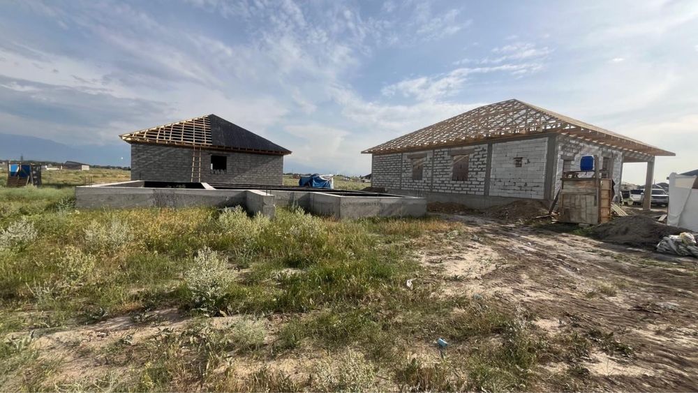 Участок с фундаментом