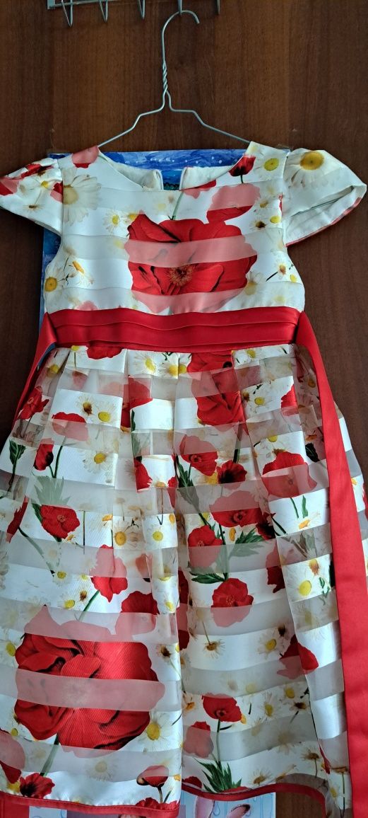 Продам детские платья