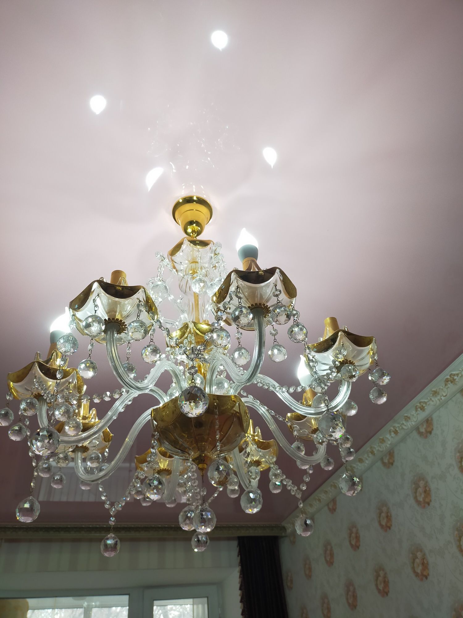 Продам хрустальную люстру Чехия