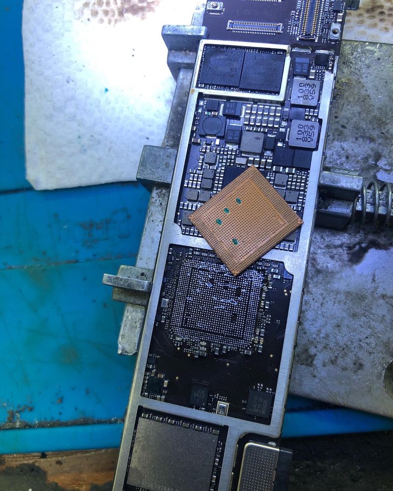 ремонт телефонов iphone