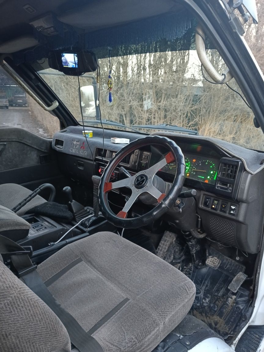 Продам автомобиль delica