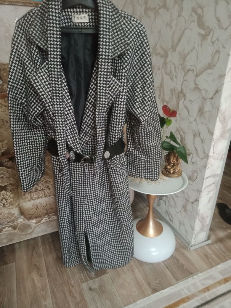 Продам пальто весна