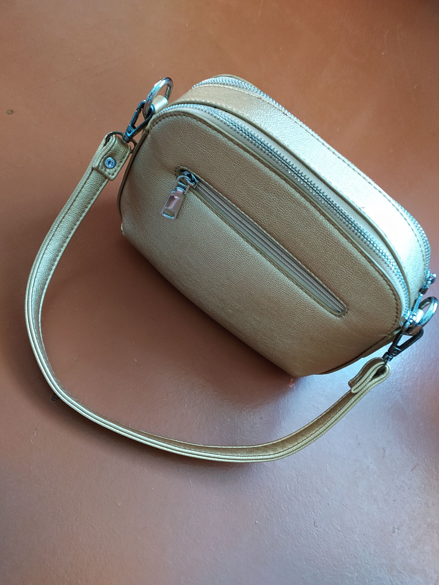 Продам  женскую сумку