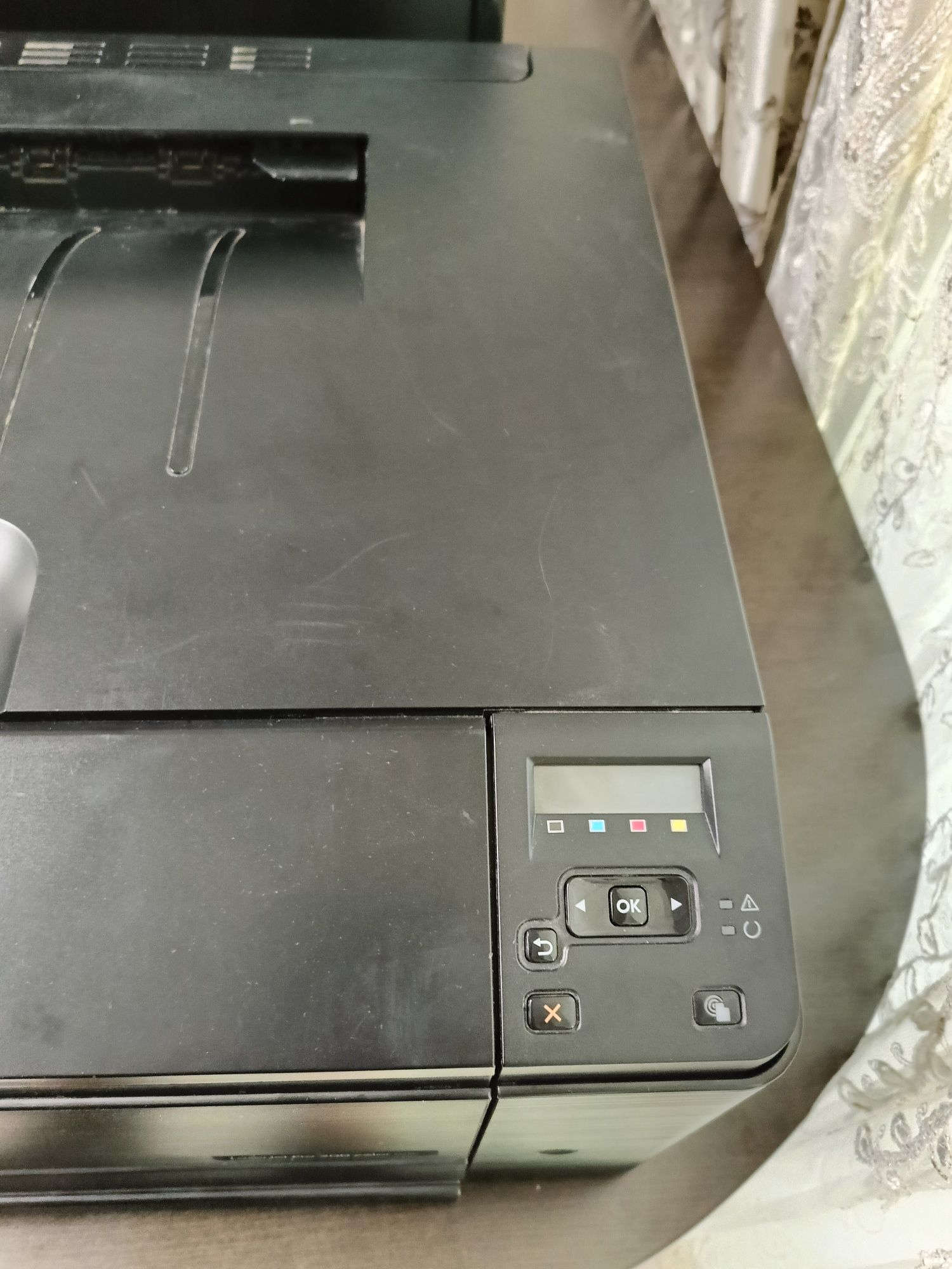 Монитор Samsung и цветной принтер HP laserjet 200color