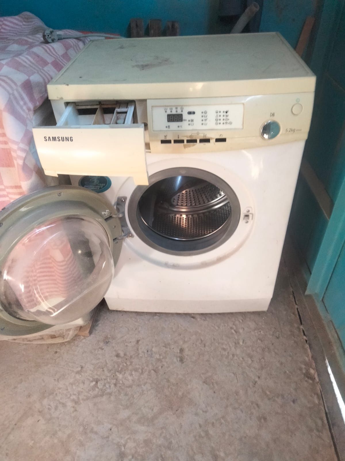 Срочно продам   3 шт  стиральные машины по выгодным ценам отдельно.