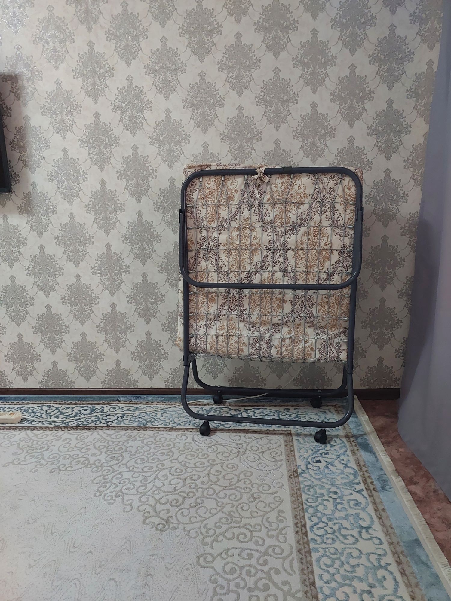 Продам раскладушку с матрасом