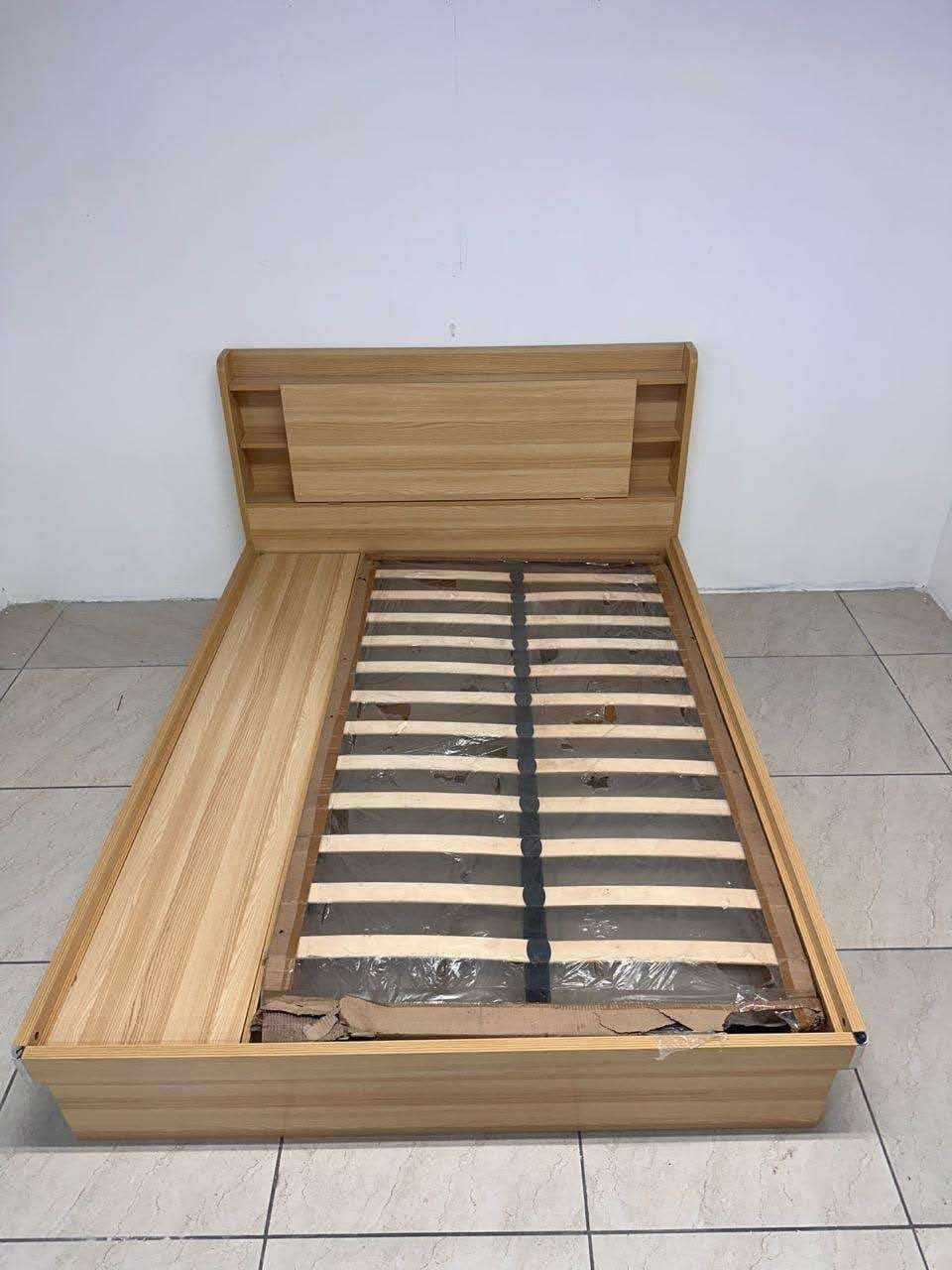 Двуспальная кровать