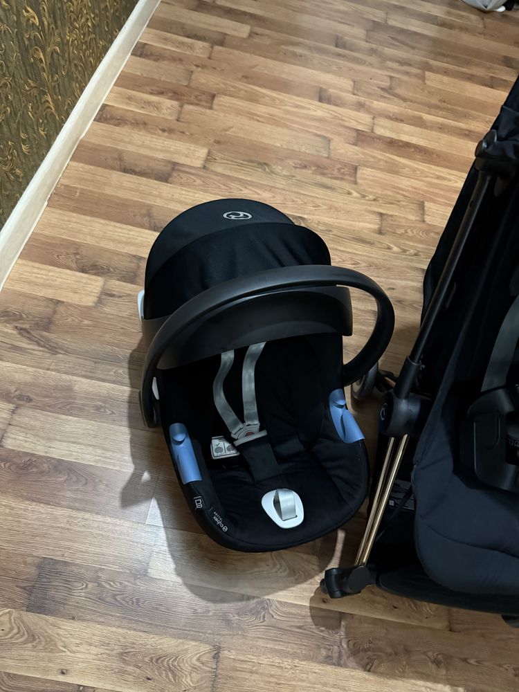 Продам автолюльку Cybex с рождения в отличном состоянии