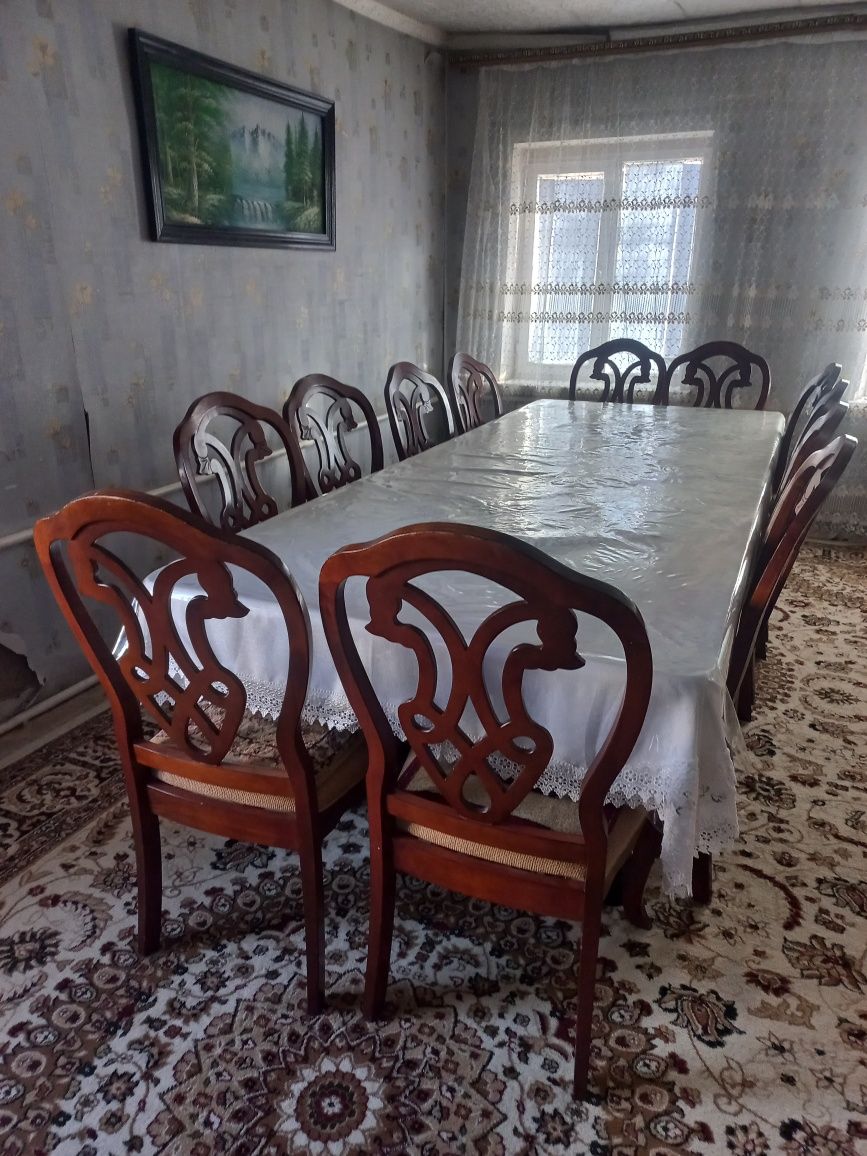 Стол стулья диван сервант общий 250000