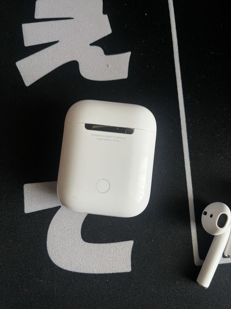 Airpods 2 в хорошем состоянии