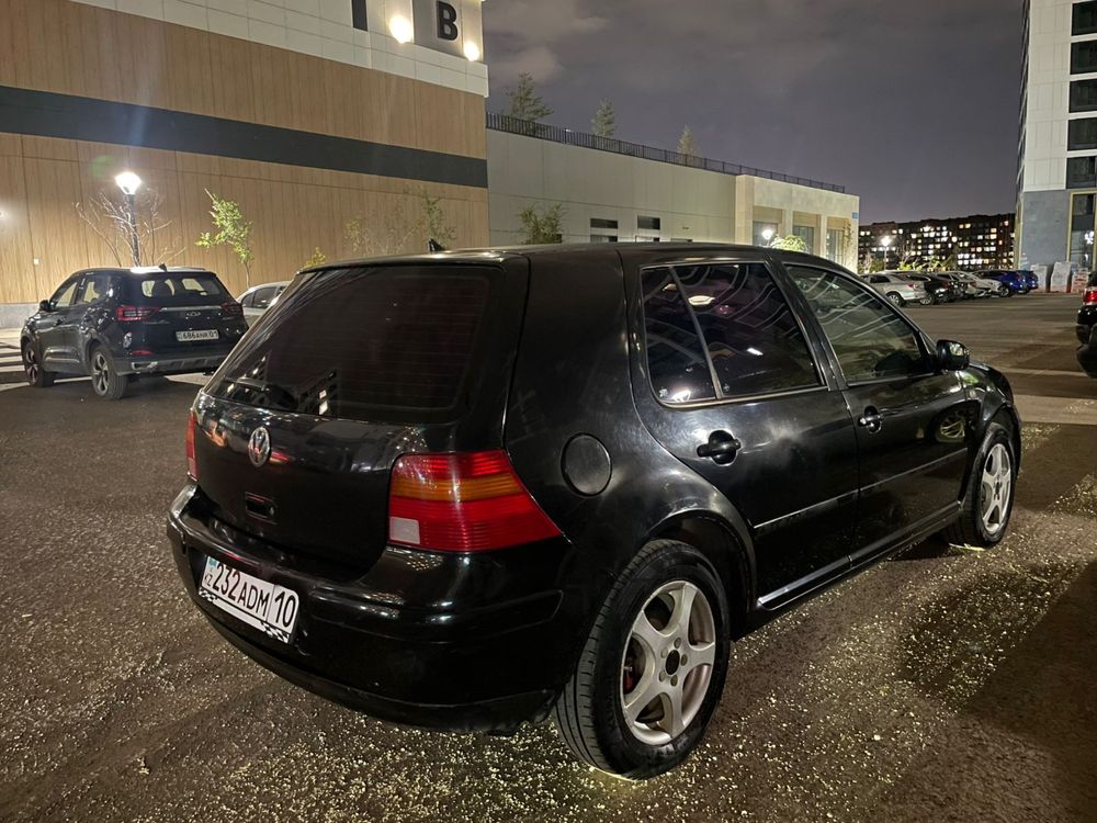 Продам машину гольф volkswagen golf