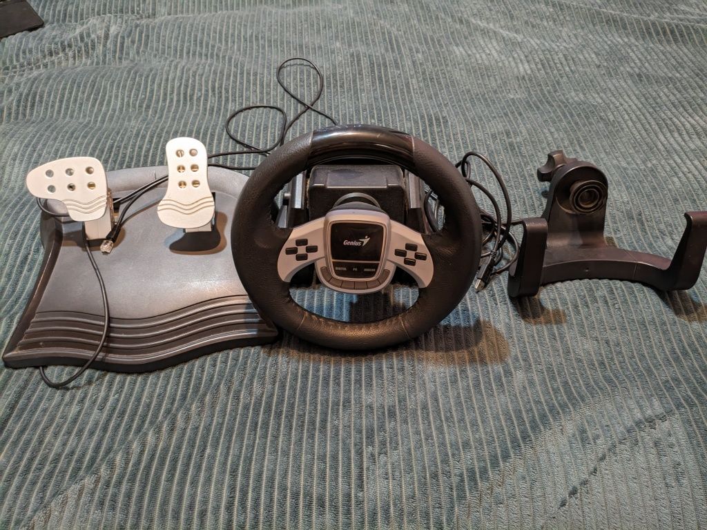 Продам ировой руль genius twin wheel