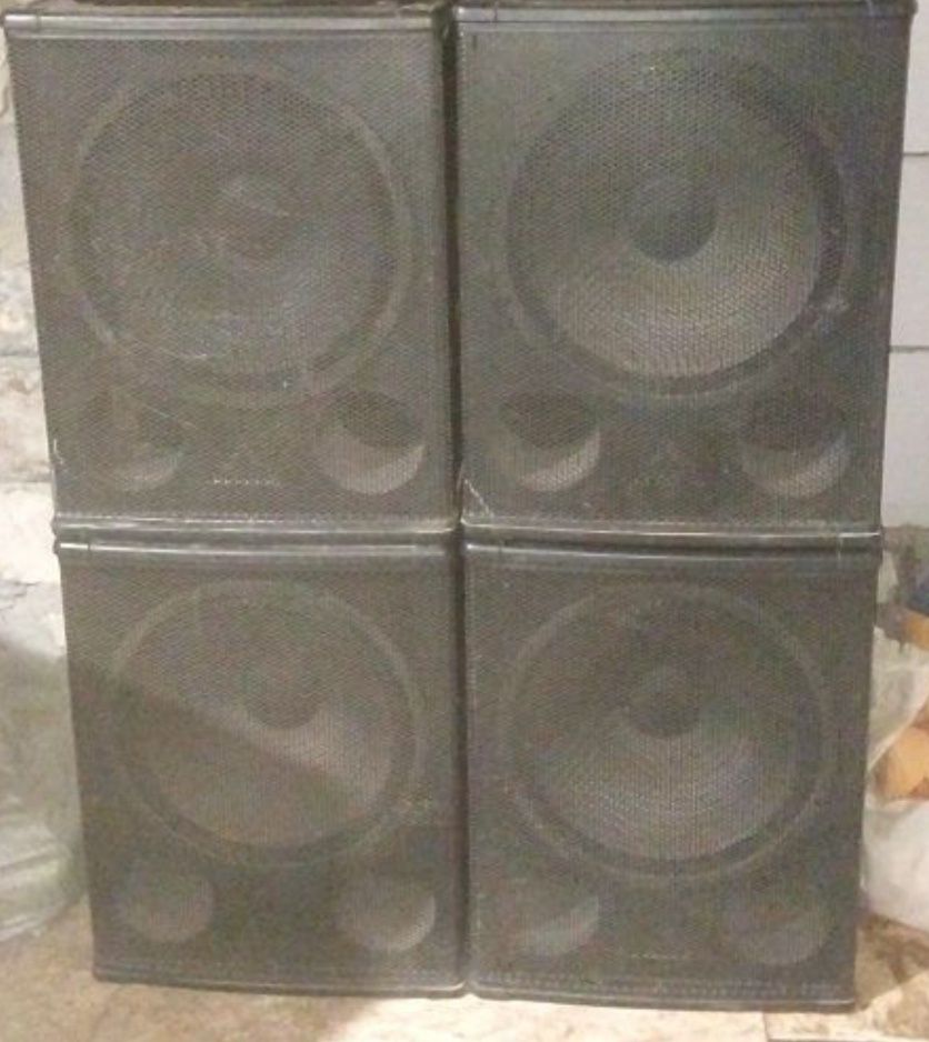 Behringer b 1520