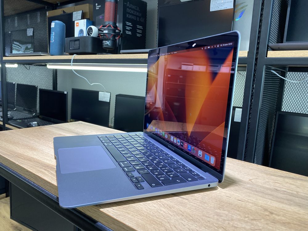 MacBook Air M1, 2020г. 13", 8/256 ГБ, 10471/А10