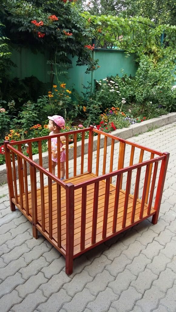 Манеж из натурального дерева