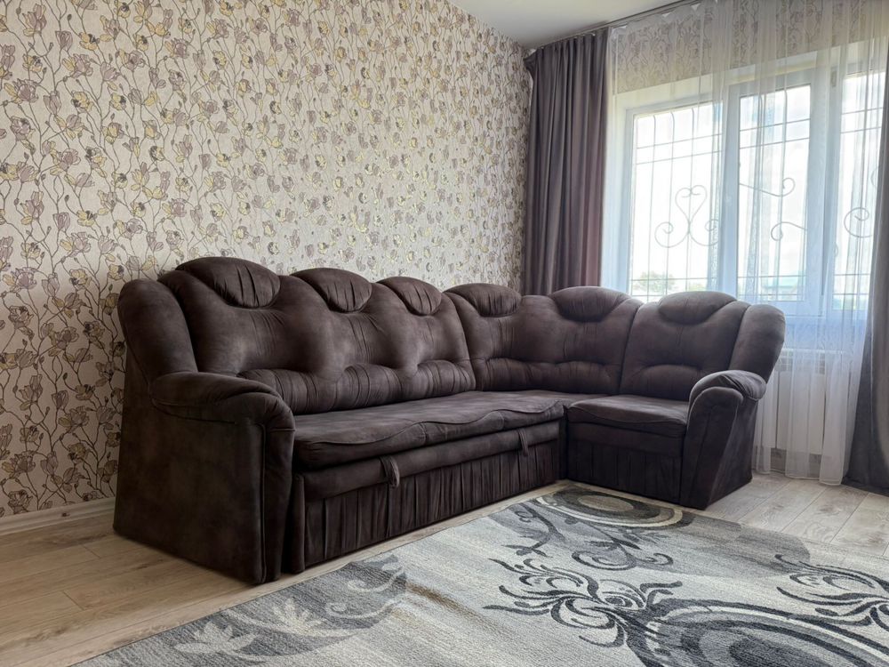 Продам диван с креслом