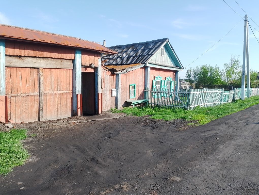 Продам дом с большим земельным участком