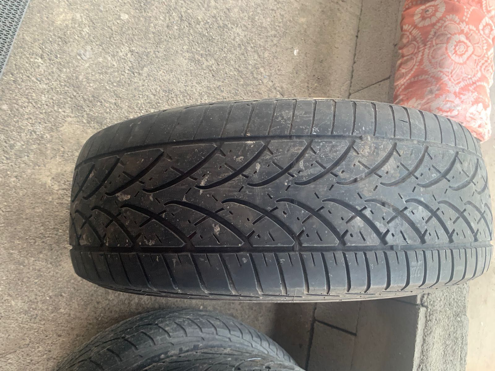 Продам автошины Bridgestone 265/70R16 112H