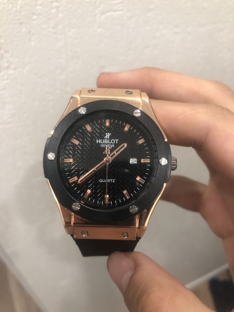 Часы Hublot geneva кварцевые в отличном состоянии