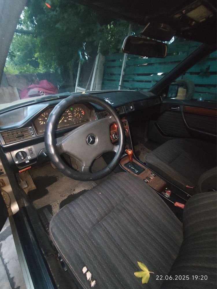 Продам Mercedes срочно