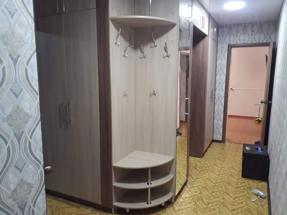 Угловой шкаф для прихожий