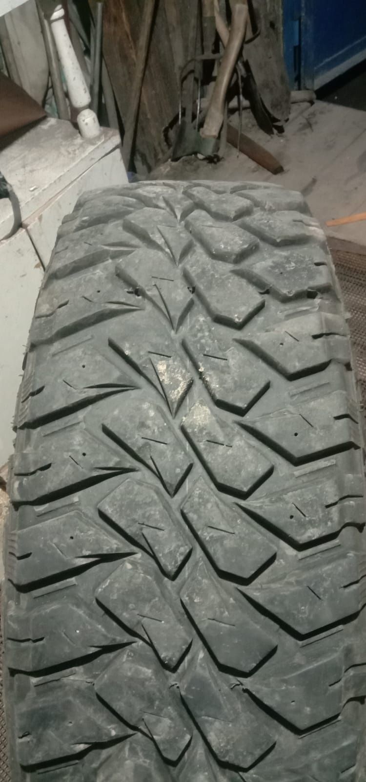 Продам 4зимние шины, 2 грязевой
