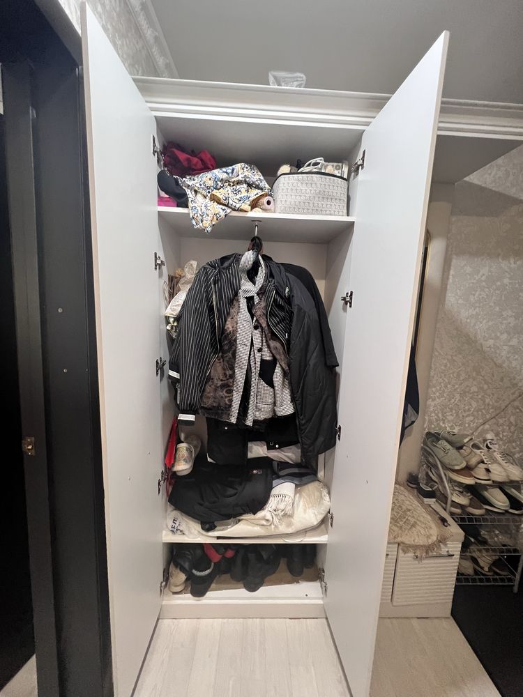 Продам прихожую……
