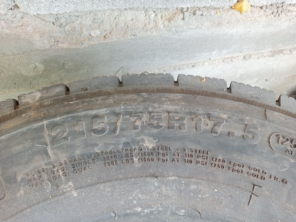 Шины грузовые 215/75R17.7